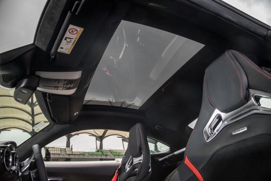 Интерьер Mercedes-AMG GT C (C190) 2019 года  (MY) (фото 8 из 16)